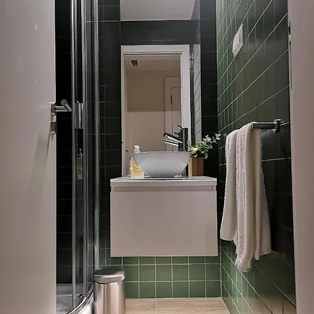 Apartment Victory Village 16f *